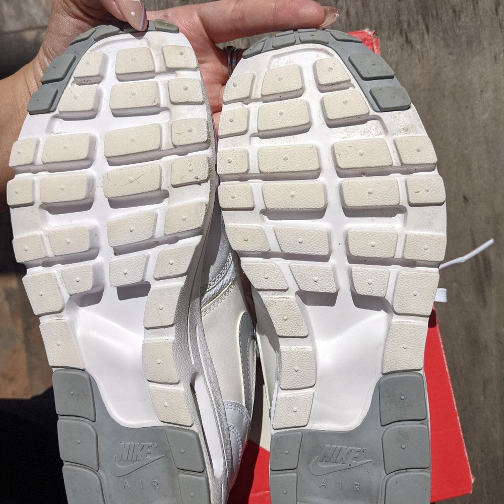 Nike Air Max White 6.5 w/ box - Picture 4 of 4